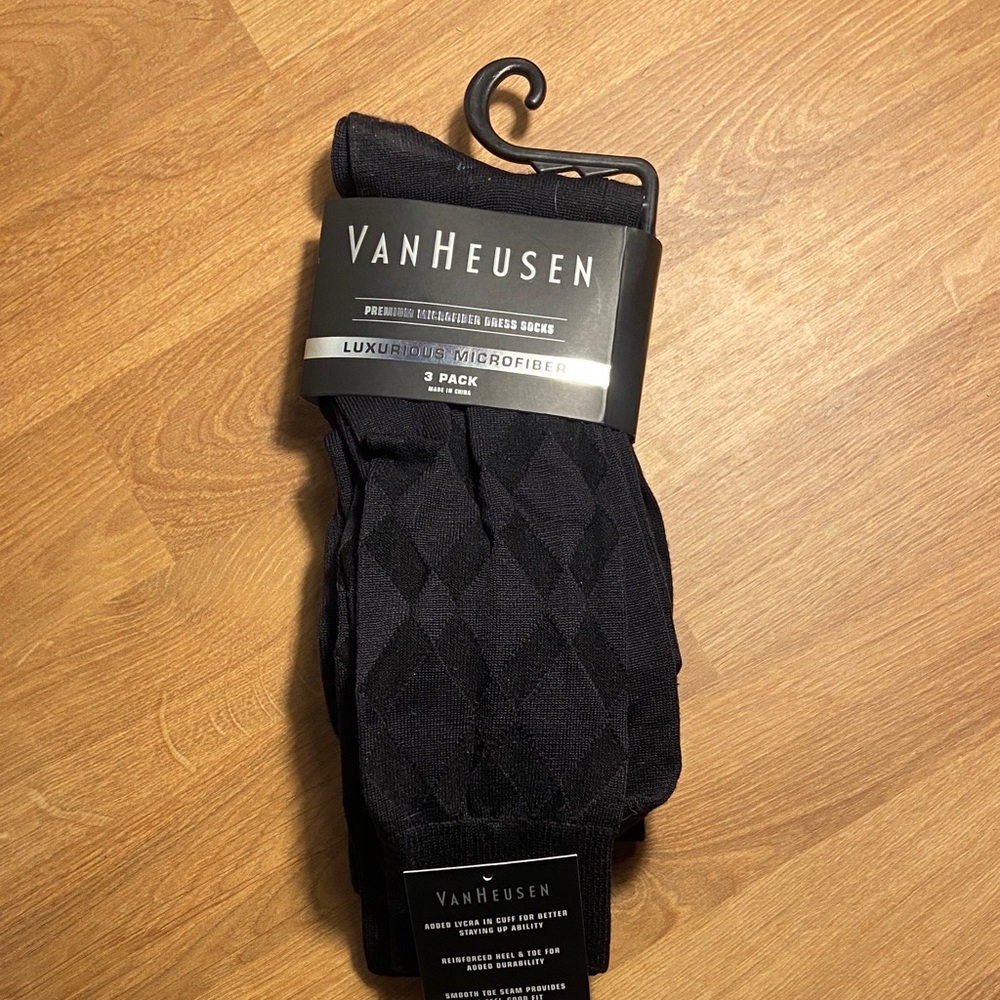 Van Heusen Luxurious Black Dress Socks 3-Pack